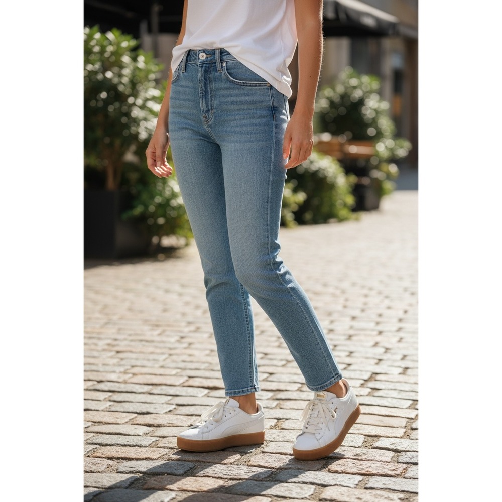 PUMA Vikky Platform Leather White Gum Shoes Women's 10.5  366805-01 Athletic